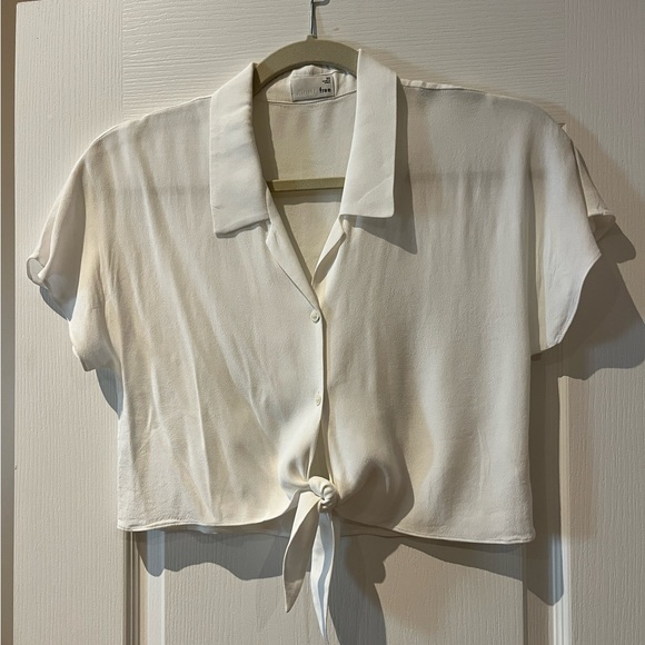 Aritzia | Wilfred Free Tie front Blouse short sleeve - Picture 4 of 7